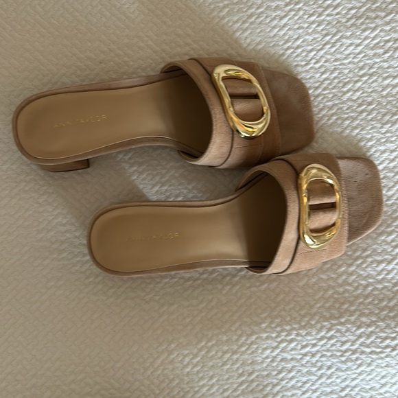 Ann Taylor Tan Sandals with Gold Buckle - Picture 7 of 7